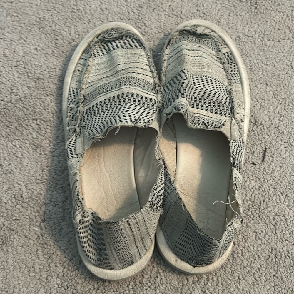 Sanuks